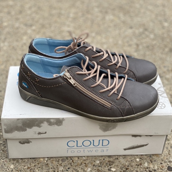 Cloud Aika Zip Sneaker - Picture 1 of 10
